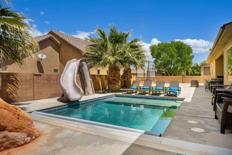Four-Bedroom Holiday Home image 1