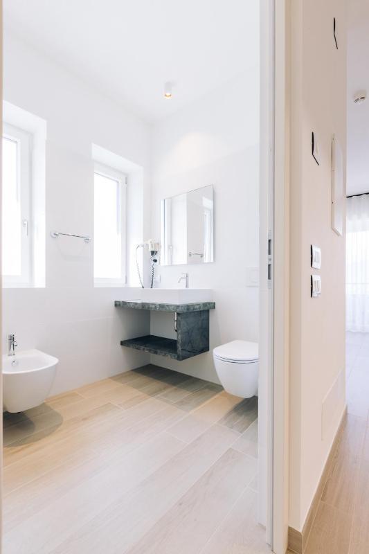 One-Bedroom Apartment image 3