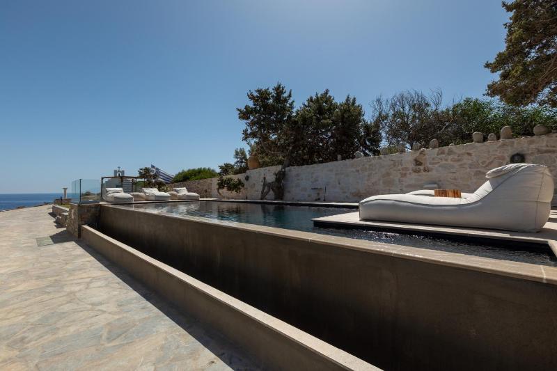 Amalgam Homes Paros Beachfront Villa - image 6