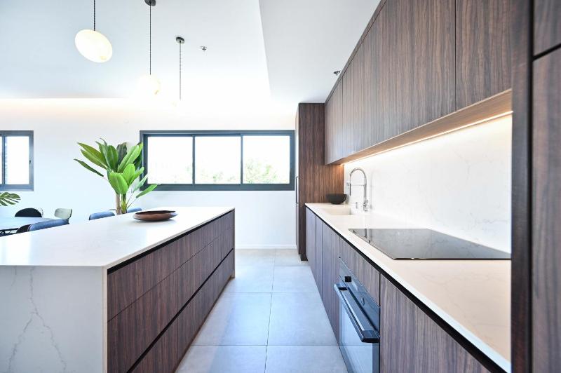 Modern 3BR retreat in the Old North by HolyGuest - image 9
