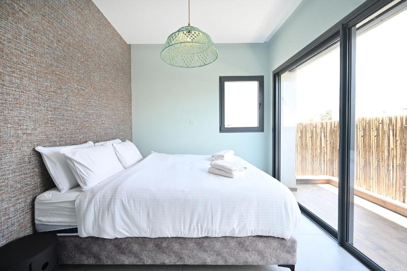 Modern 3BR retreat in the Old North by HolyGuest - image 2