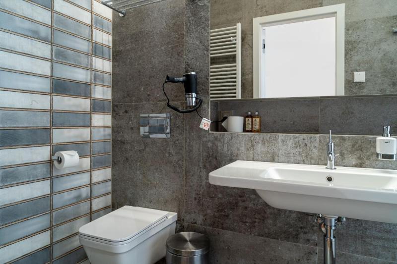 Twin Room image 1