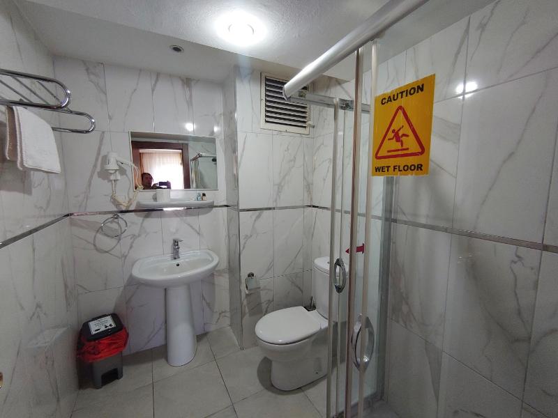 Double Room image 3