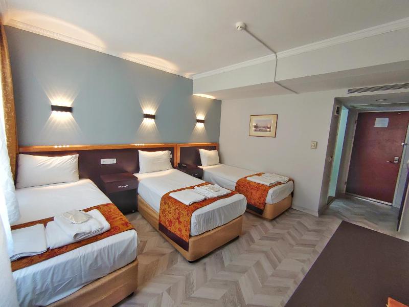 Triple Room image 2