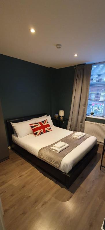 Double Room with Private Bathroom image 1