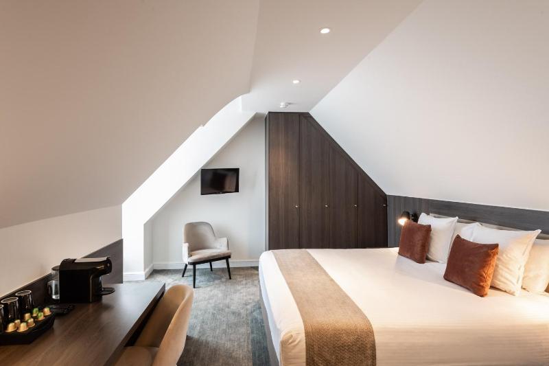 Quadruple Room image 4