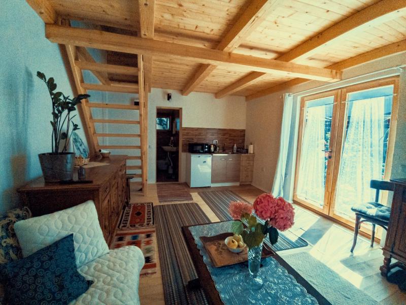 Studio with Garden View image 3