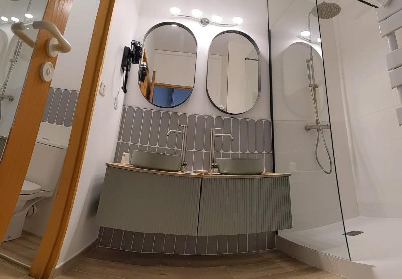 Double or Twin Room image 2