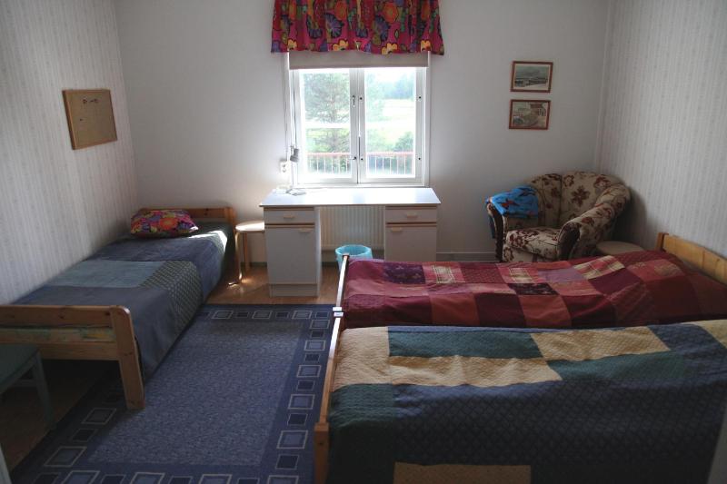 Triple Room with Shared Bathroom image 2