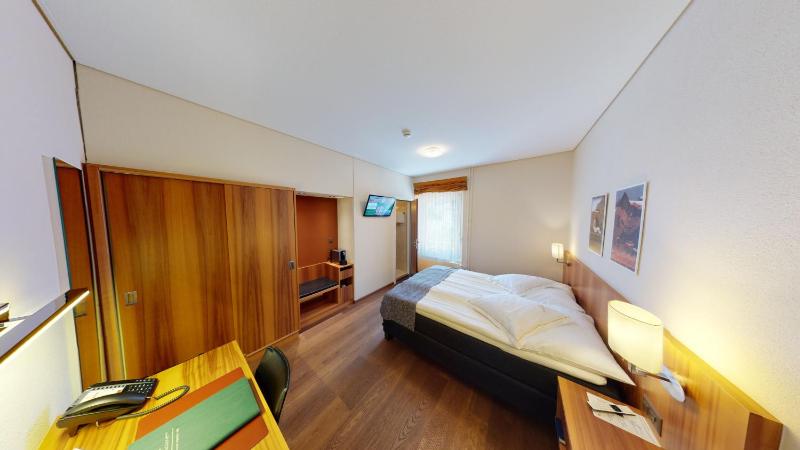 Double Room image 4