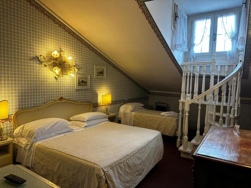 Classic Triple Room image 4
