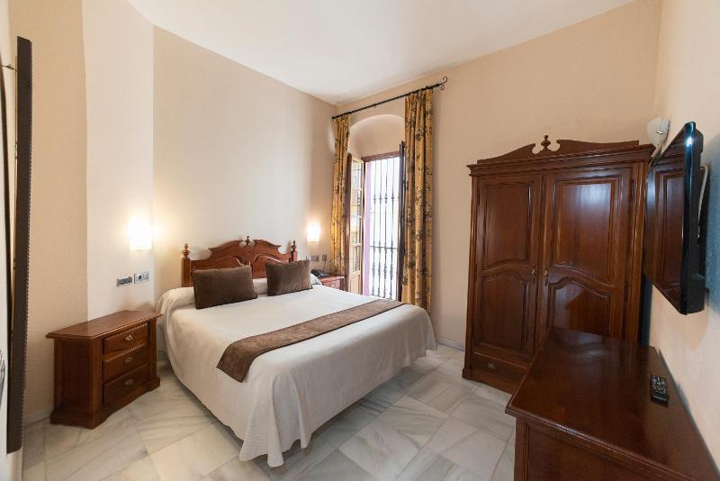 Double Room image 4