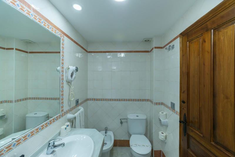 Double Room with views image 4