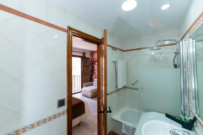 Superior Double Room with Views image 2
