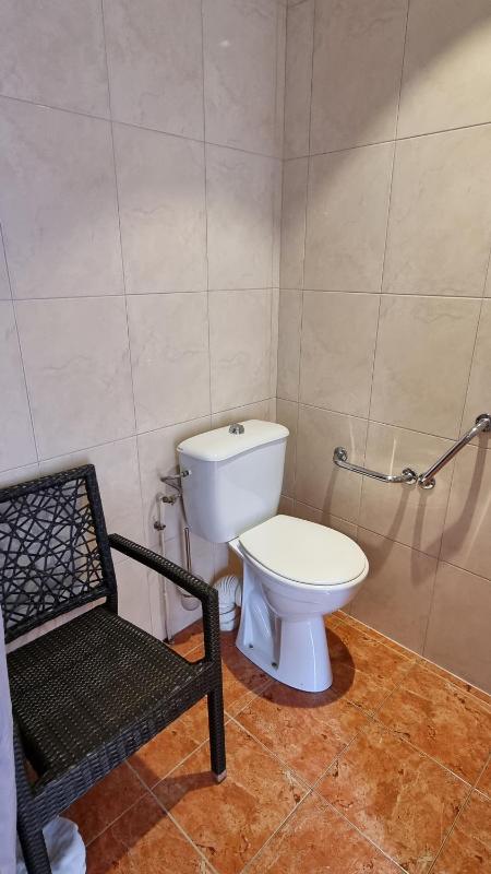 Twin Room - Disability Access image 4