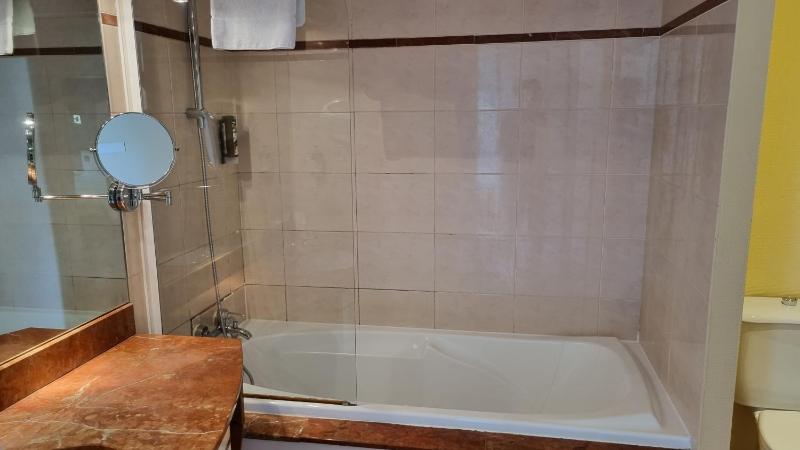 Standard Double Room image 4