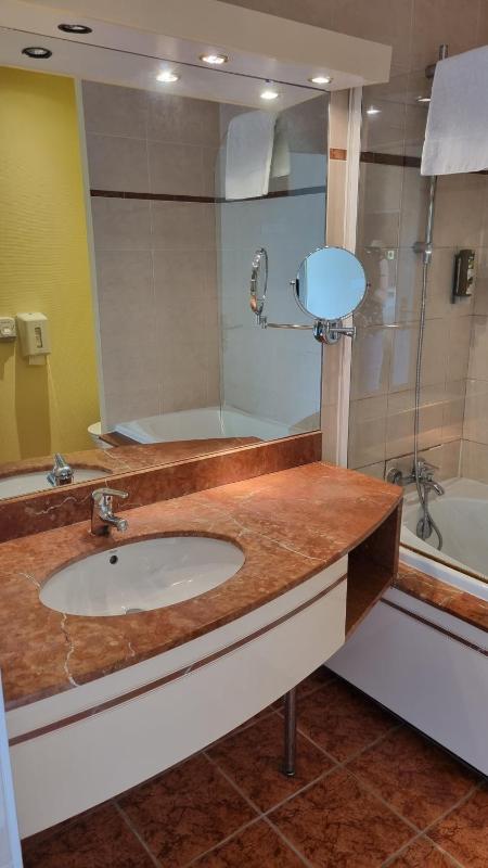 Standard Double Room image 3
