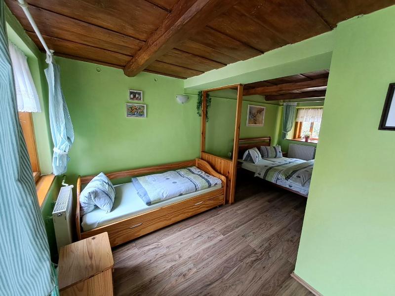 Quadruple Room with Private External Bathroom image 3