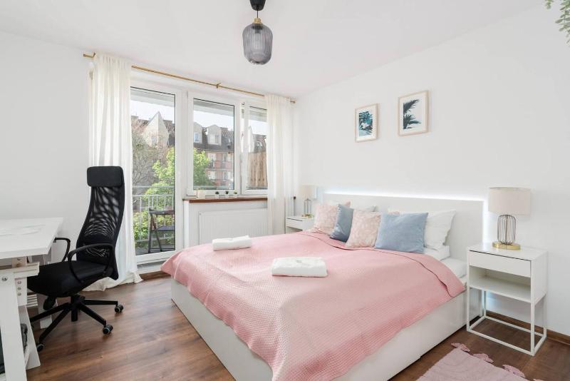 Kosińskiego Apartament Poznań by Noclegi Renters - image 1