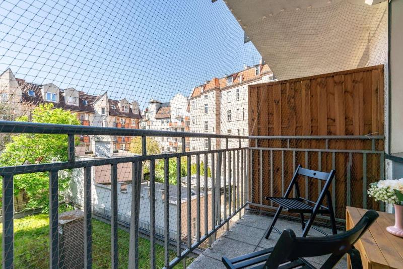 Kosińskiego Apartament Poznań by Noclegi Renters - image 17