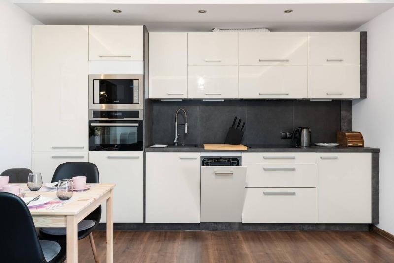 Kosińskiego Apartament Poznań by Noclegi Renters - image 10