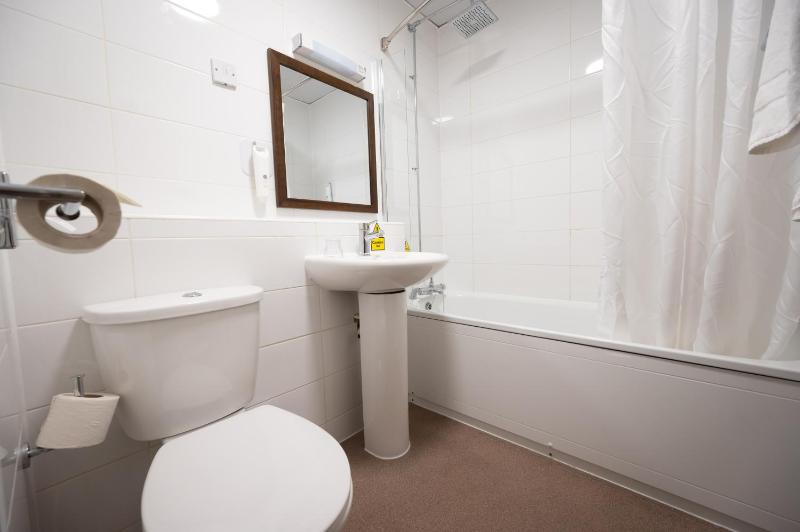 Single Room image 4
