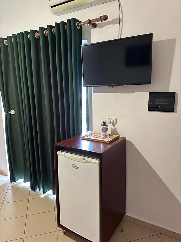 Double Room with Balcony image 2