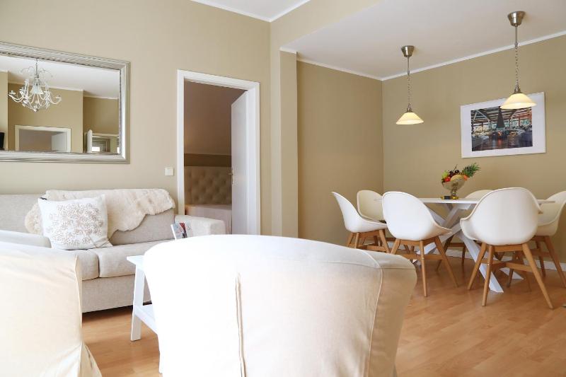 Triple room apartment image 4