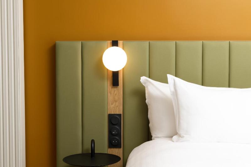 One-Bedroom King Suite with Balcony image 1