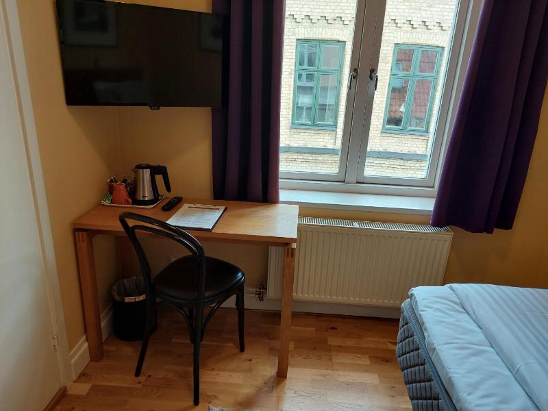 Standard Single Room with Shower image 2