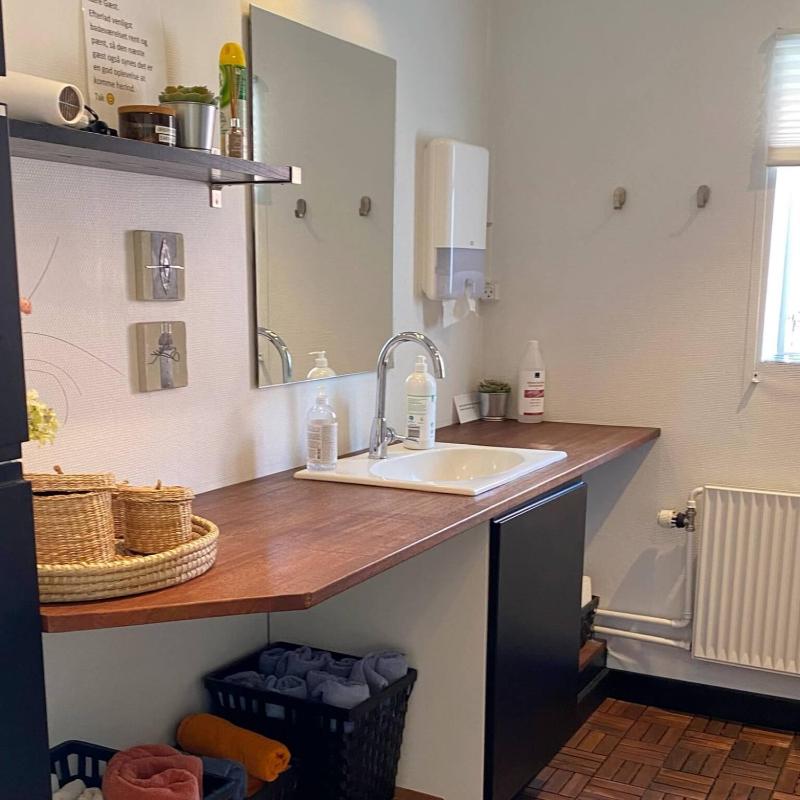 Triple Room with Shared Bathroom image 3