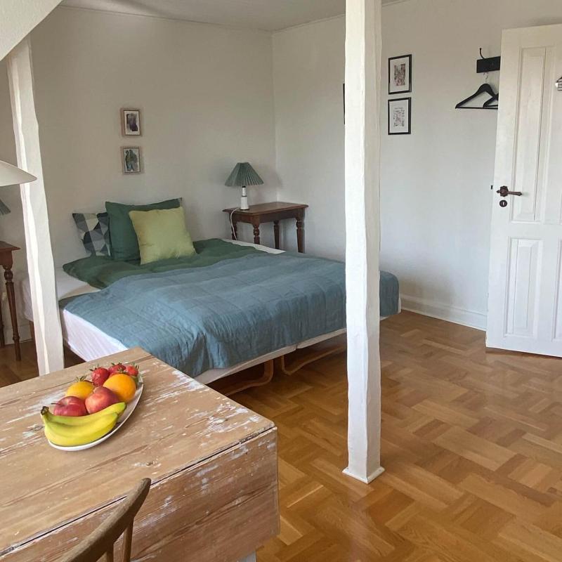 Double Room with Shared Bathroom image 4