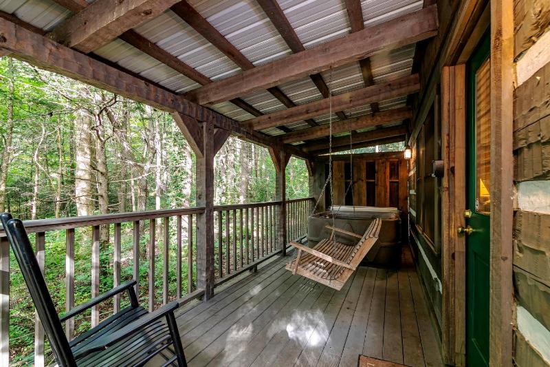 Deluxe One-Bedroom Cabin - Pet Friendly  image 3