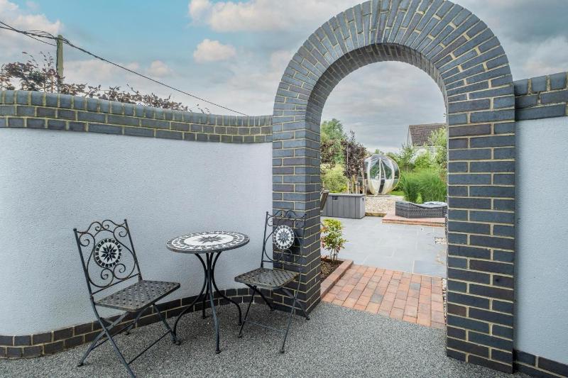 69 Saxmundham Road - image 36