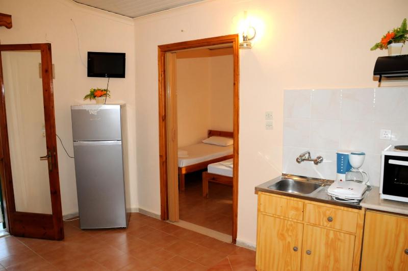 One-Bedroom Apartment image 3