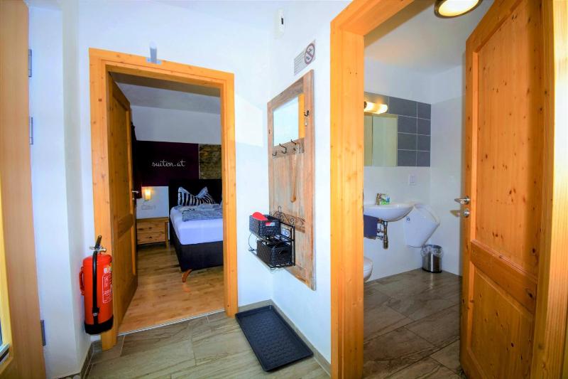 Large Double Room image 3