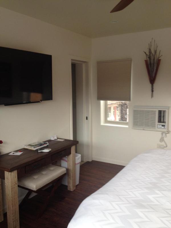 King Room image 3