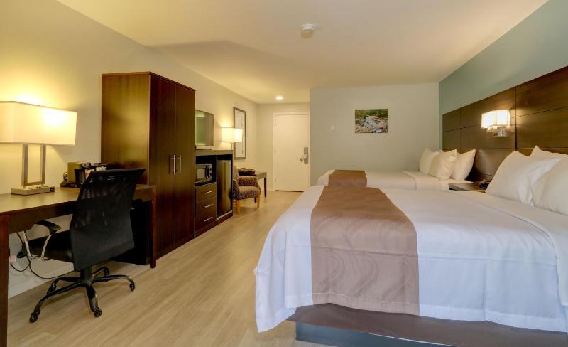 Interior Queen Room with Two Queen Beds - Non-Smoking/Not Pet-Friendly image 2