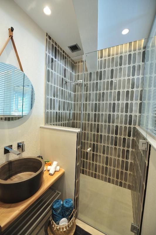 Salty Wave Suites - image 22