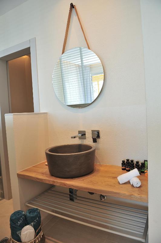 Salty Wave Suites - image 47