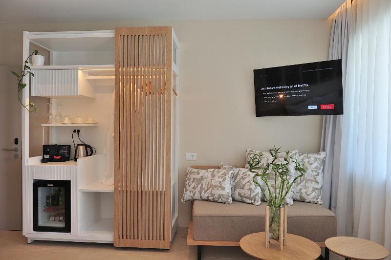 Salty Wave Suites - image 37