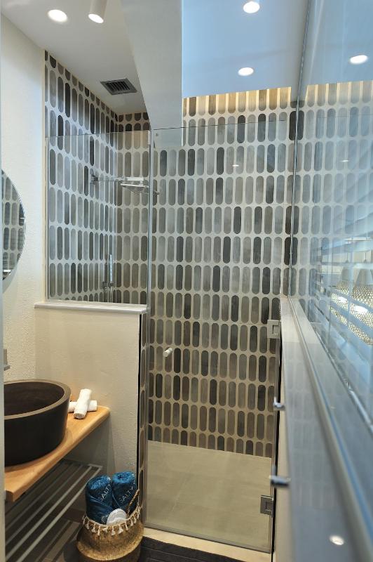 Salty Wave Suites - image 8