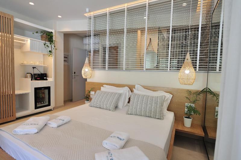 Salty Wave Suites - image 4