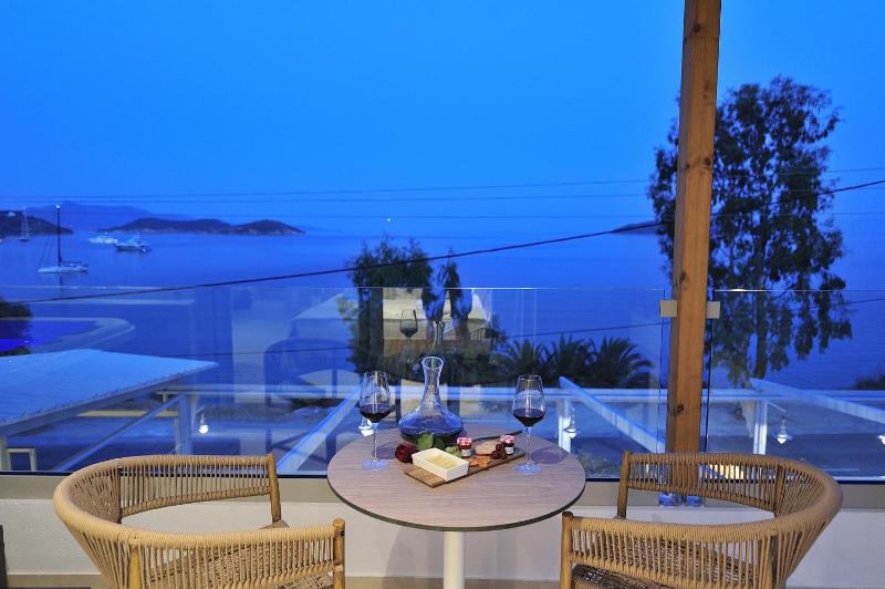 Salty Wave Suites - image 42