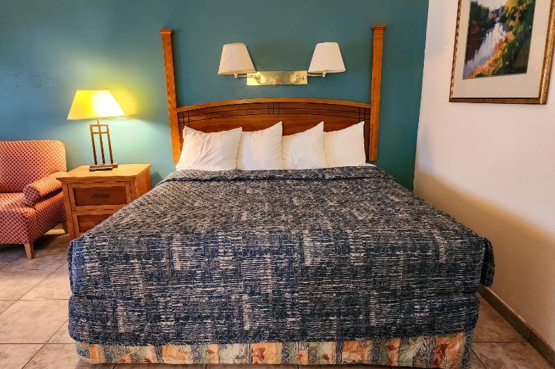 King Room image 4