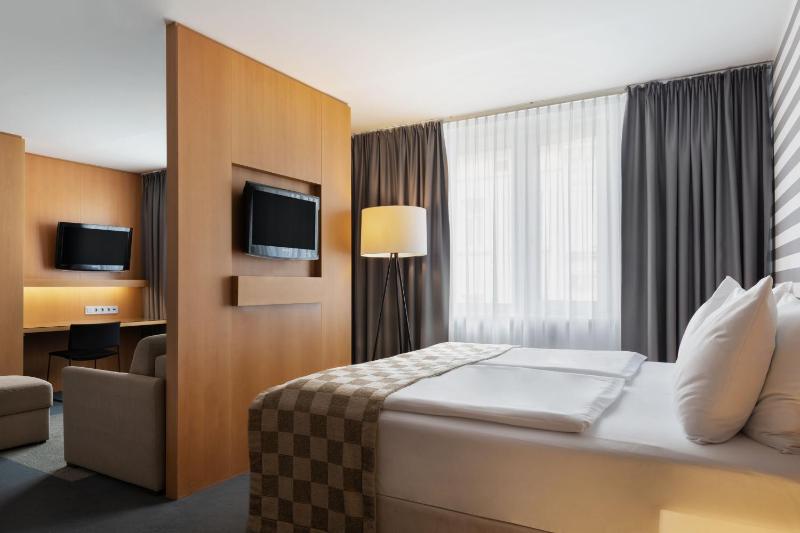 King Suite with Sofa Bed image 4