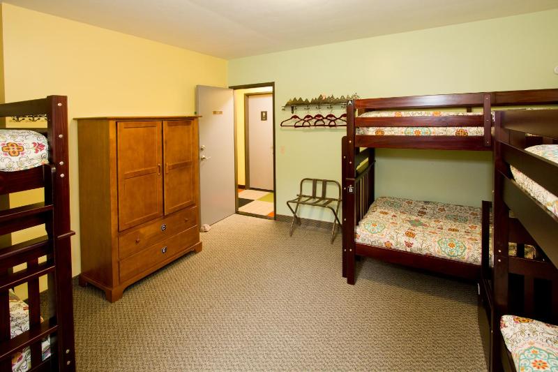 Bed in 6-Bed Mixed Dormitory Room image 4