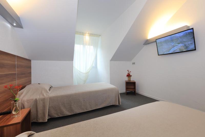 Family Room image 4