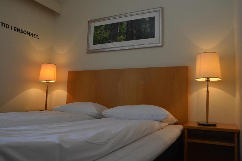 Economy Double Room image 4
