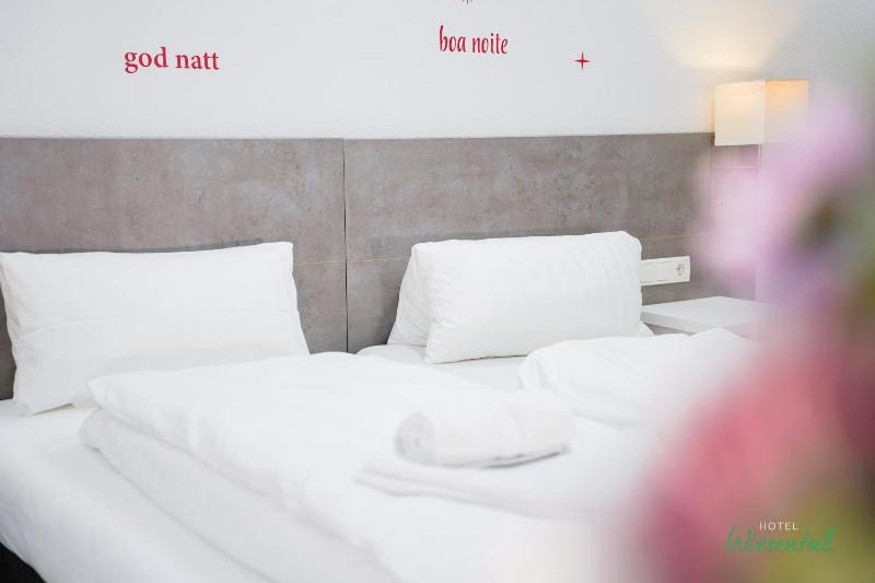 Economy Double or Twin Room image 2